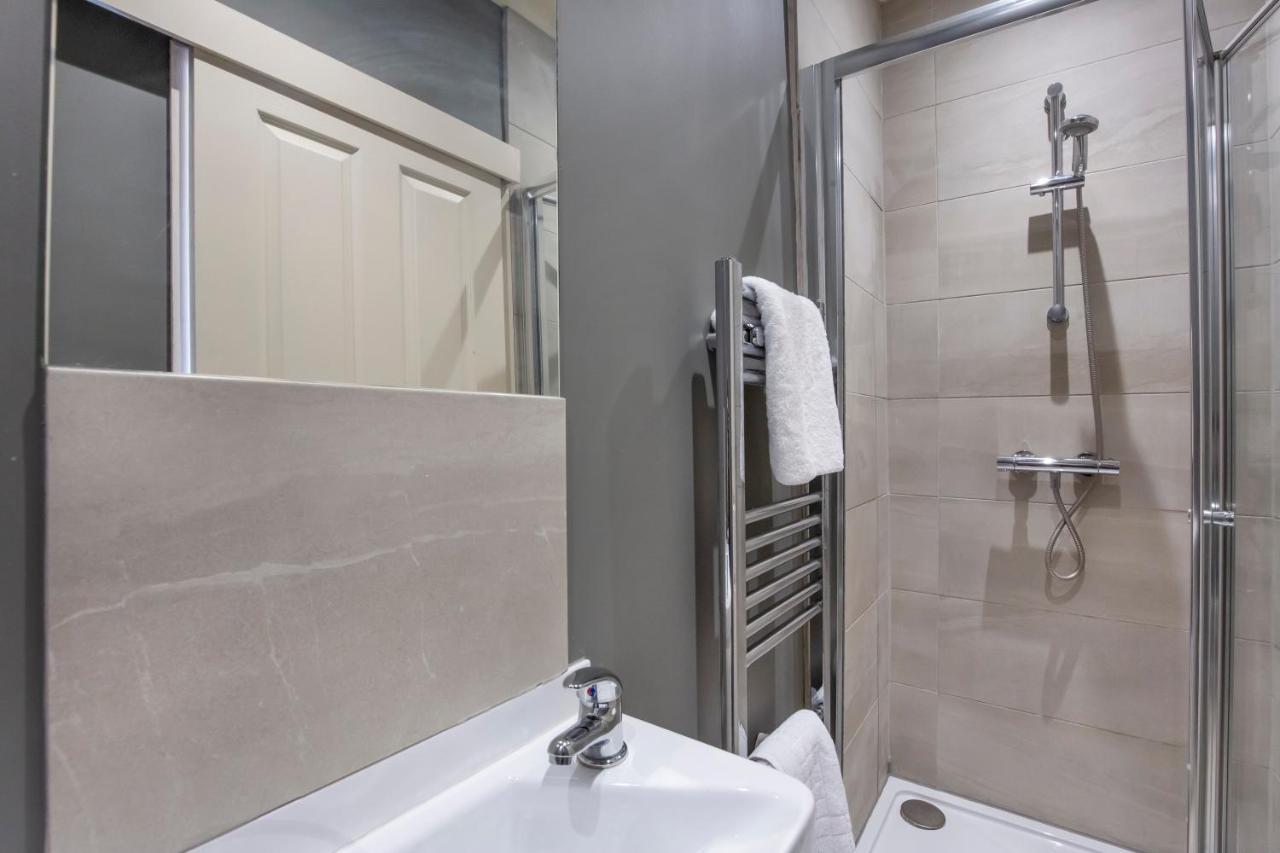Patrick'S Pool- 4 Bedroom,4 Bathroom, Most Central Luxury Townhouse! يورك المظهر الخارجي الصورة